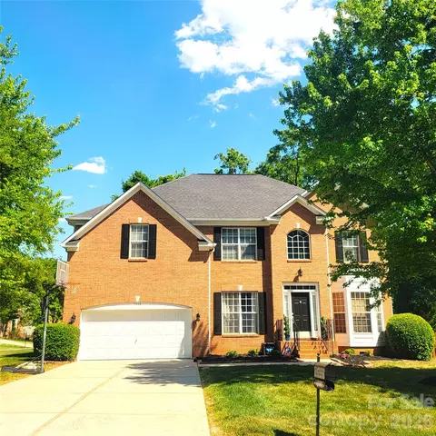 9310 Autumn Applause Dr, Charlotte, NC 28277