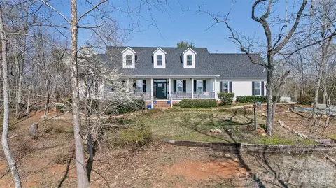 378 Collinsville Rd, Columbus, NC 28722