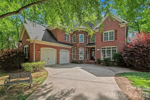 232 Birdie Dr, Stanley, NC 28164