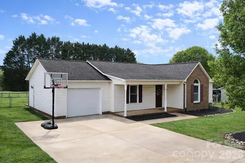 2929 Charles Ct, Lincolnton, NC 28092
