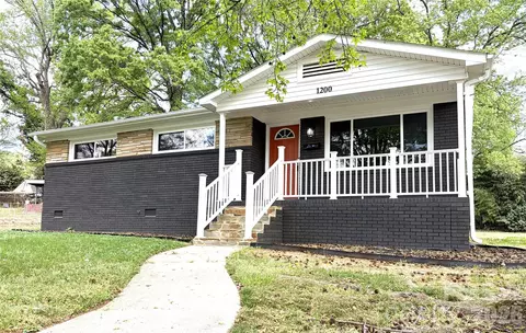 1200 Weststone Dr, Charlotte, NC 28208