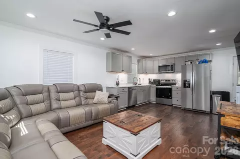 304 Margie St, Belmont, NC 28012