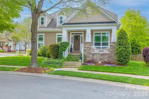 18003 Northport Dr, Cornelius, NC 28031