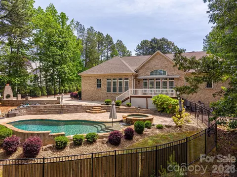 6627 Harbor Oaks Dr, Denver, NC 28037