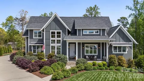 144 Mcneil Ln, Mooresville, NC 28117