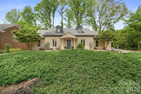 4400 Woods End Ln, Charlotte, NC 28277
