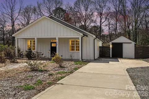 6739 Indian Ln, Charlotte, NC 28213