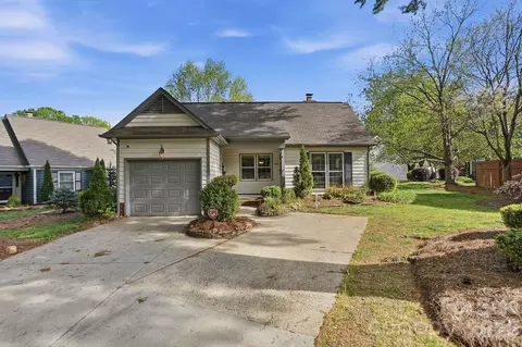 728 Clayfield Ct, Charlotte, NC 28209