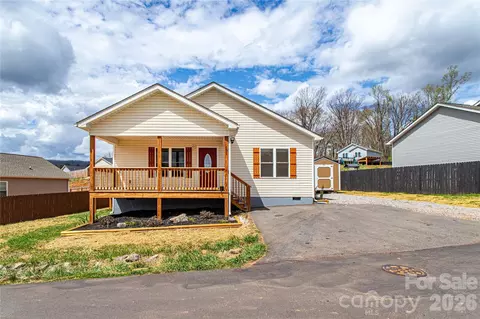 191 Patriot Pl, Mars Hill, NC 28754