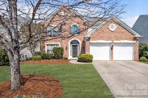 11126 Maplehurst Dr, Charlotte, NC 28277