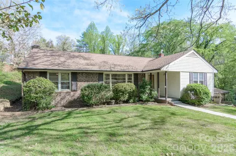 261 Cedar Ln, Arden, NC 28704