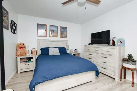 Bedroom - 62 E Glenview St, Marion, NC 28752 photo 4 of 7