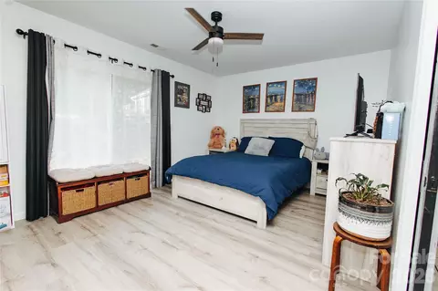 Bedroom - 62 E Glenview St, Marion, NC 28752 photo 3 of 7