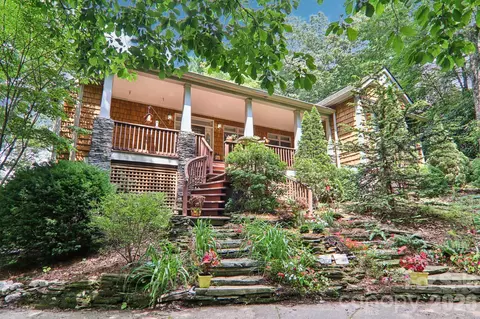 1063 Swiss Pine Lake Dr, Spruce Pine, NC 28777