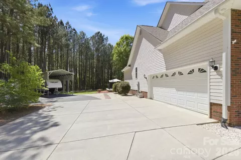 Exterior - 516 Flying Eagle Dr, Clover, SC 29710 photo 11 of 13