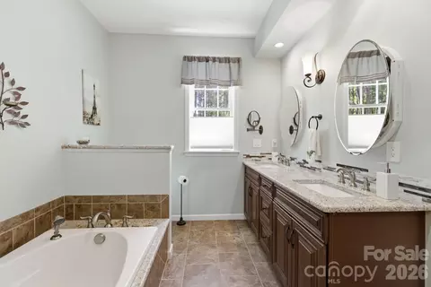 Bath - 516 Flying Eagle Dr, Clover, SC 29710 photo 1 of 2