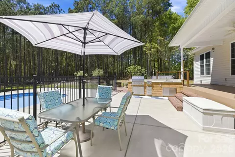 Exterior - 516 Flying Eagle Dr, Clover, SC 29710 photo 8 of 13