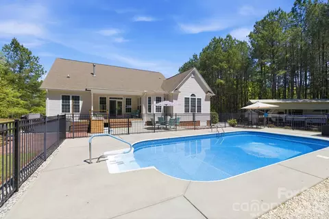 Exterior - 516 Flying Eagle Dr, Clover, SC 29710 photo 4 of 13