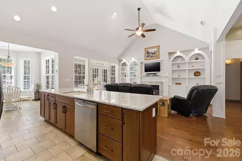 Kitchen - 516 Flying Eagle Dr, Clover, SC 29710 photo 2 of 4