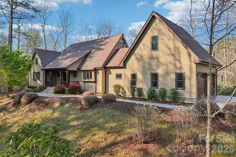 2320 Evans Rd, Hendersonville, NC 28739