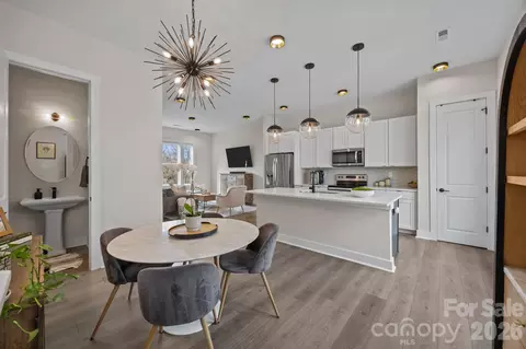 513 Strong Ave, Charlotte, NC 28205
