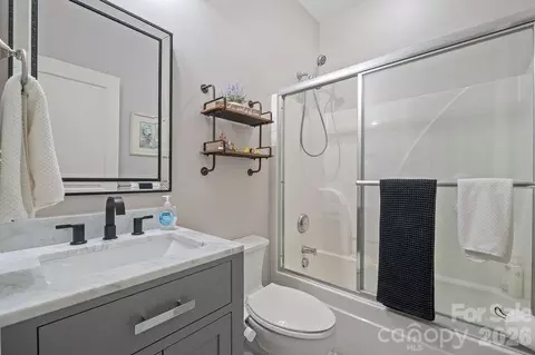 Bath - 16515 Amberside E Rd E, Cornelius, NC 28031 photo 1 of 1