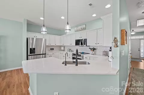 Kitchen - 16515 Amberside E Rd E, Cornelius, NC 28031 photo 3 of 4