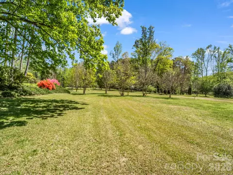 80 Fox Briar Dr, Columbus, NC 28722 photo 5