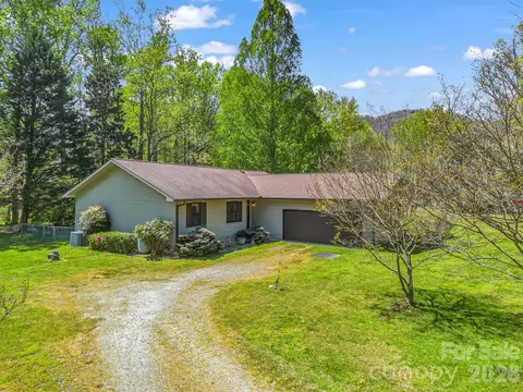 80 Fox Briar Dr, Columbus, NC 28722 photo 4