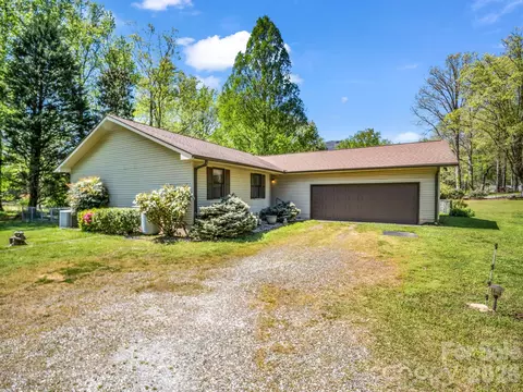 80 Fox Briar Dr, Columbus, NC 28722 photo 3