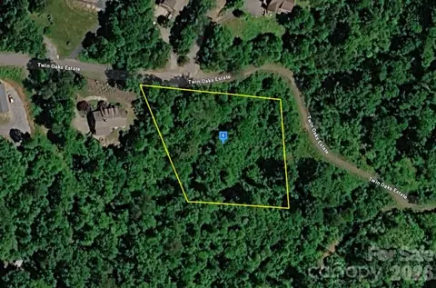 220 Twin Oaks Est, Sylva, NC 28779