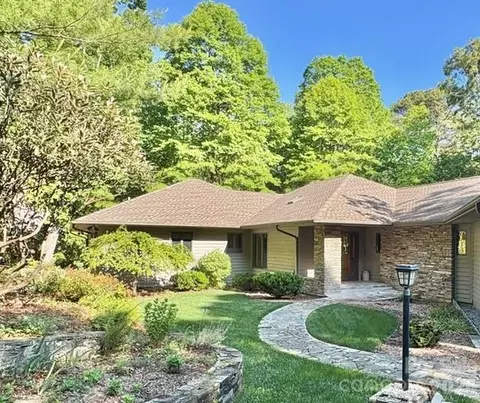 100 Elmridge Dr, Flat Rock, NC 28731