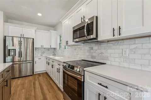 321 Henderson Cir, Harrisburg, NC 28075
