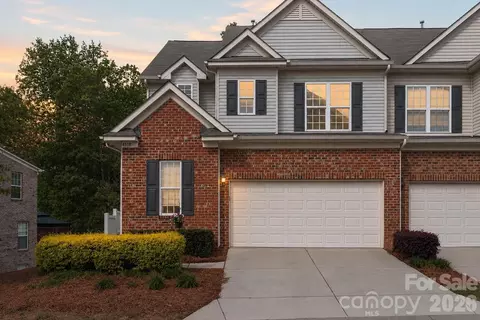 4818 Fonthill Ln, Charlotte, NC 28210