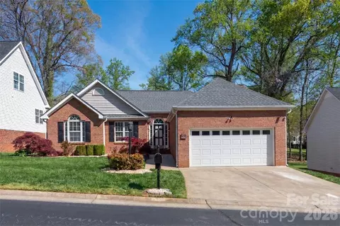 5125 Old Plantation Cir, Winston Salem, NC 27104