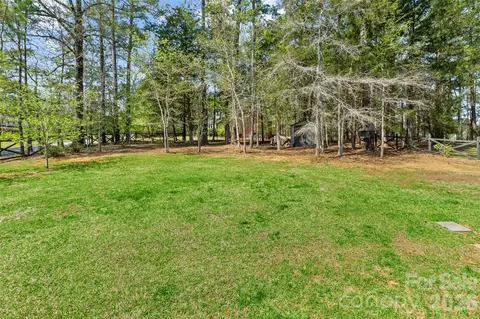Exterior - 1925 Charles Ave, Lancaster, SC 29720 photo 8 of 9