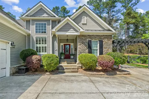 Exterior - 1925 Charles Ave, Lancaster, SC 29720 photo 2 of 9