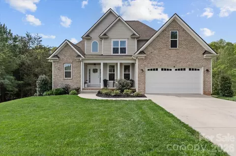 135 Sheep Path Dr, Mooresville, NC 28115