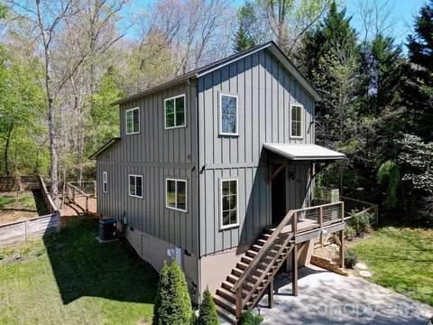 180 Moody Ave, Candler, NC 28715