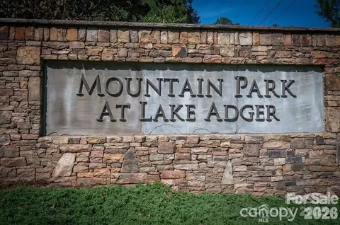 26 Mountain 26 Pkwy #26, Mill Spring, NC 28756