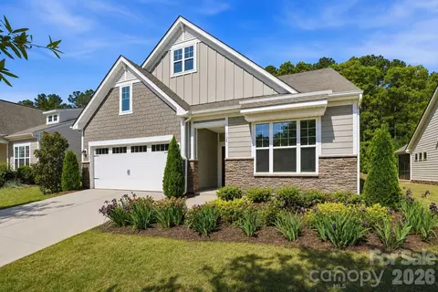 124 Van Gogh Trl, Mount Holly, NC 28120