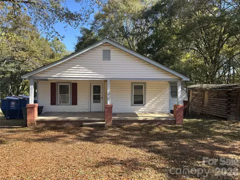 1040 East Dr, Gastonia, NC 28052