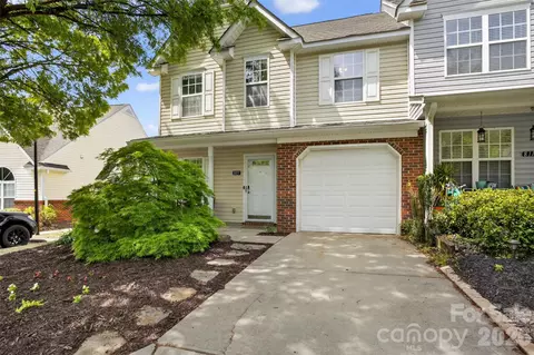 809 Rock Lake Gln, Fort Mill, SC 29715