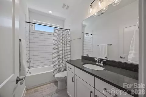 Bath - 18509 Doves Crest Rd, Cornelius, NC 28031 photo 2 of 3