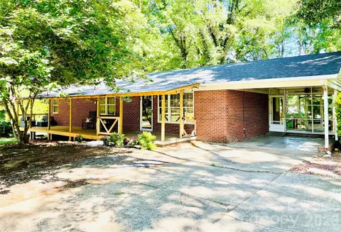511 Sunbeam Farm Rd, Cherryville, NC 28021