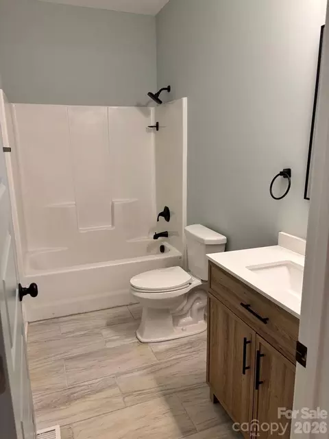 Bath - 267 Jefferson E St E, York, SC 29745 photo 2 of 2