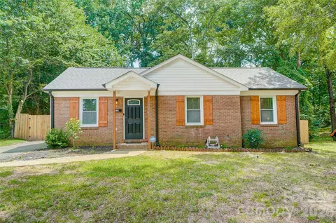 6608 Rosecran Dr, Charlotte, NC 28215