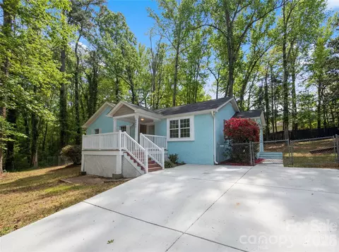 6628 Cool Water Ct, Charlotte, NC 28215