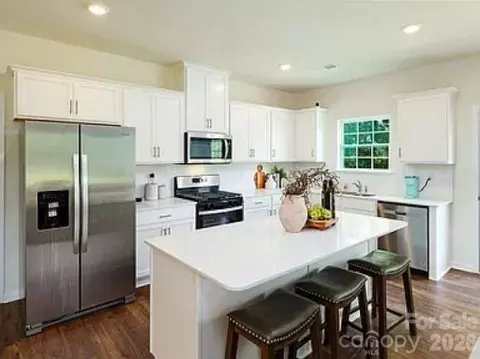 Kitchen - 1924 Vanderlyn St, Monroe, NC 28112 photo 1 of 4