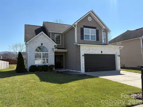 89 Woodfern Rd, Fletcher, NC 28732